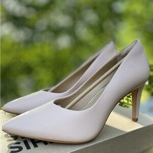Clarks Genoa85 Court Leather Heeled Pump, Light Pink, Size: 9 M, New With Box